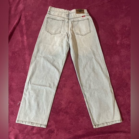 Boys Light Denim Loose Fit Wrangler Jeans NWT - Picture 2 of 4